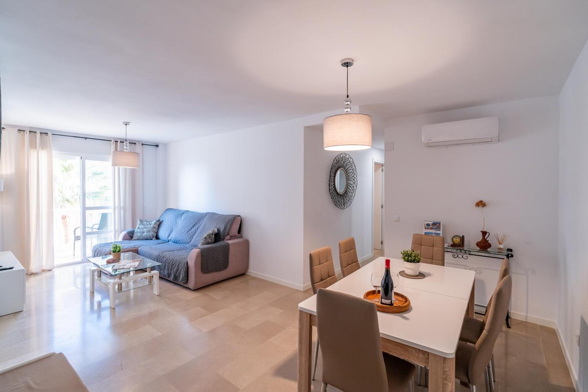 Casa Playa Guadalmar, Beautiful In Front Of The Sea, Wifi, Ac, Smart Tv, Private Parking Appartement