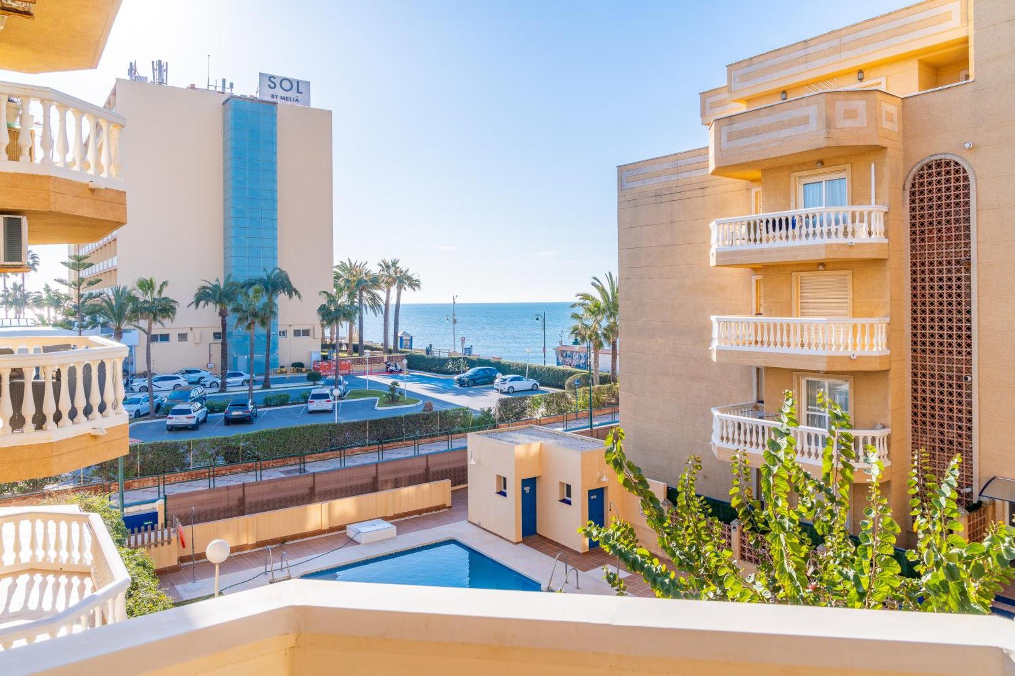 Casa Playa Guadalmar, Beautiful In Front Of The Sea, Wifi, Ac, Smart Tv, Private Parking Appartement *